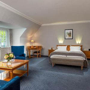 Zimmer mit Kingsize-Bett